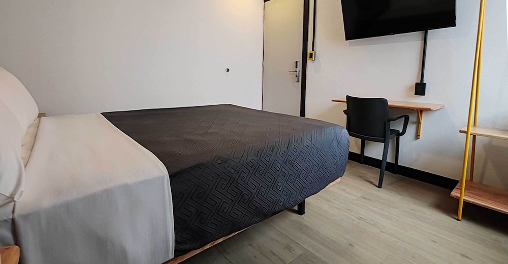 Hotel Escala Colonia Roma 7/15