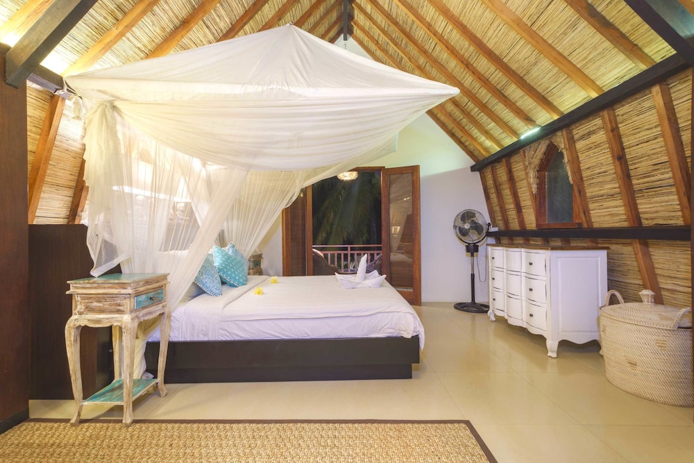 KIES VILLAS LOMBOK 34/67