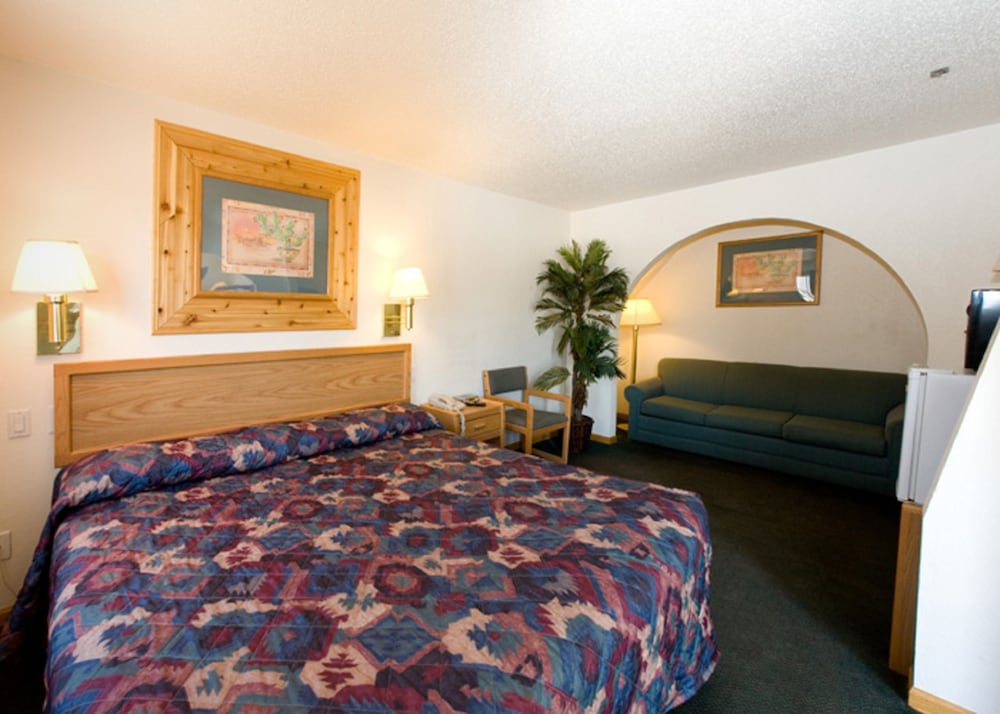 North Country Inn & Suites 6/39
