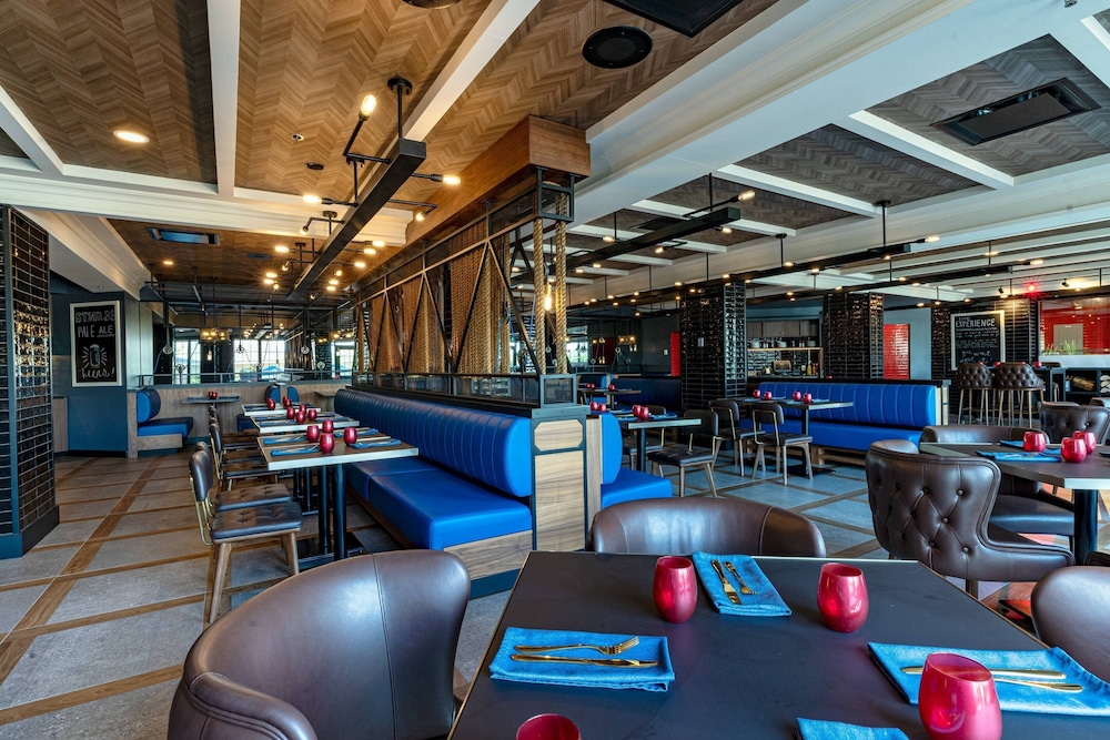 Delta Hotels By Marriott Fredericton 33/37