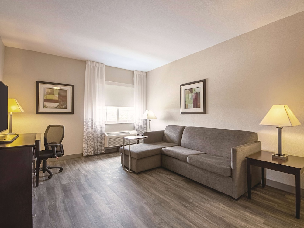 La Quinta Inn & Suites by Wyndham McKinney 33/45