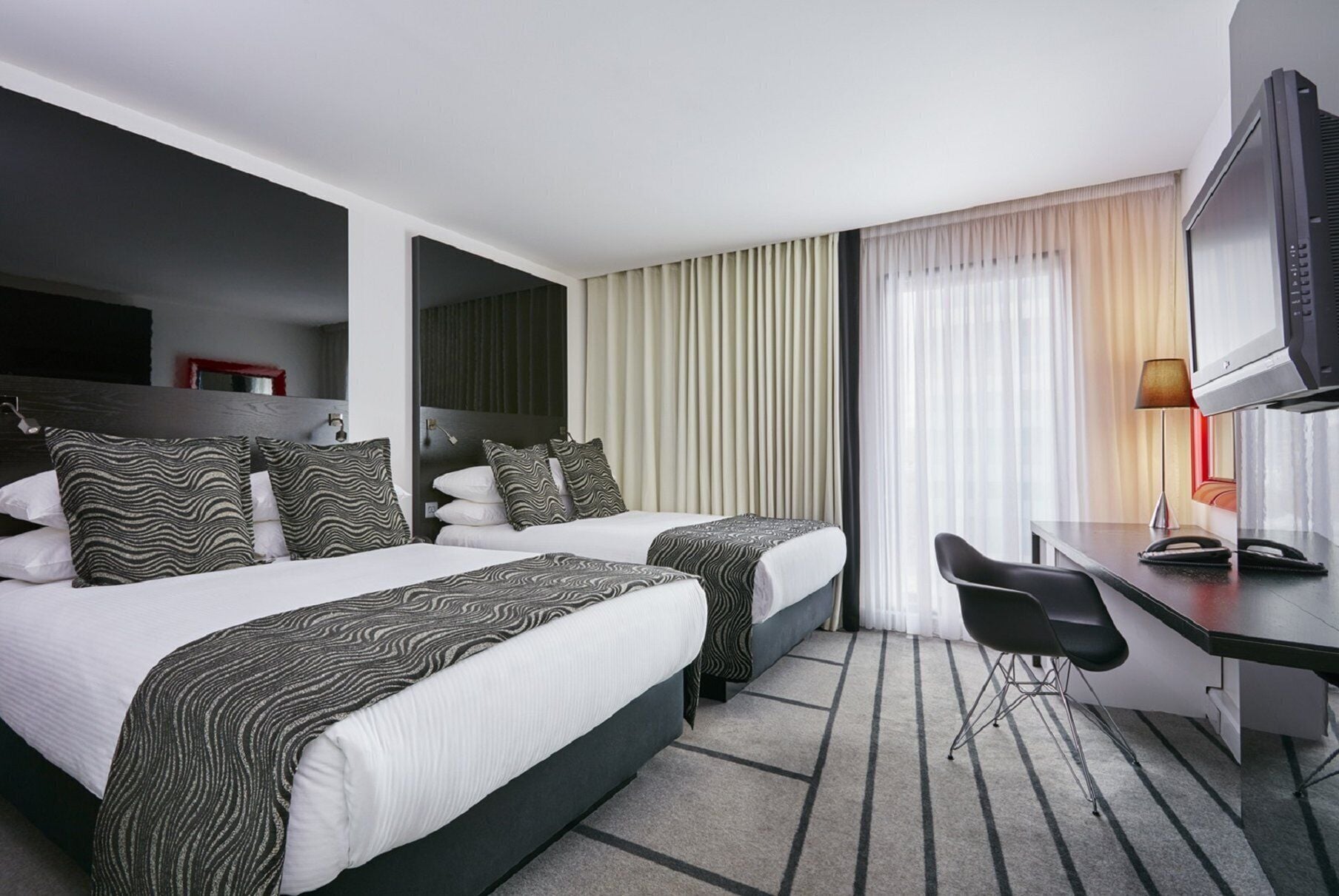 STANDARD, 2 DOUBLE BEDS