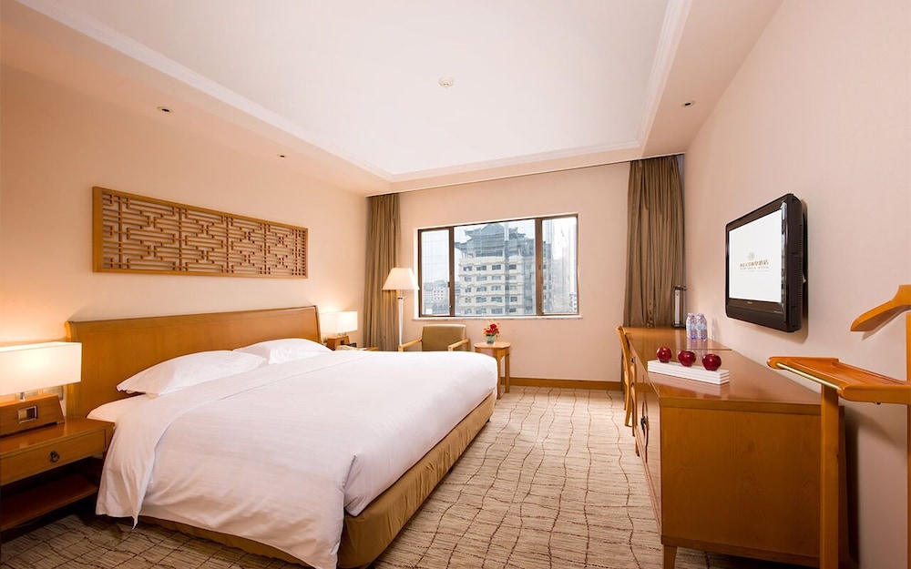 SUPERIOR KING ROOM