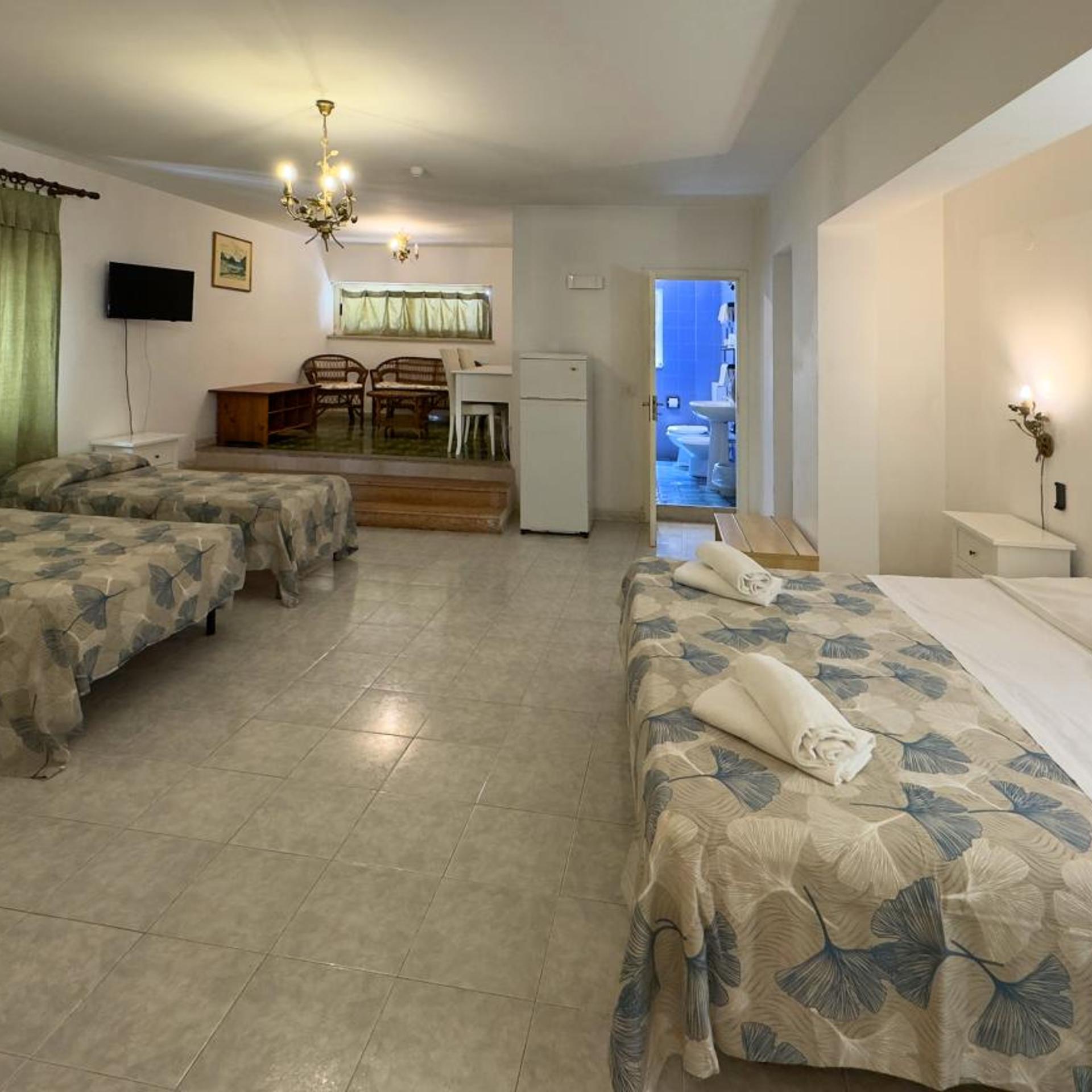 Room, Quadruple