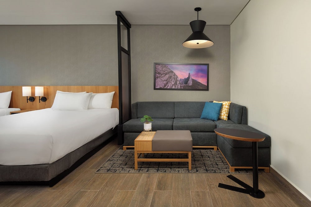 Hyatt Place Monterrey Valle 2/18