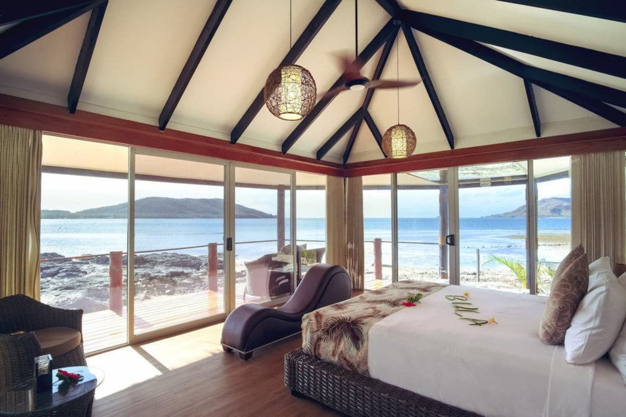 Luxury, Villa, King Bed, Beach Front, Jetted Tub