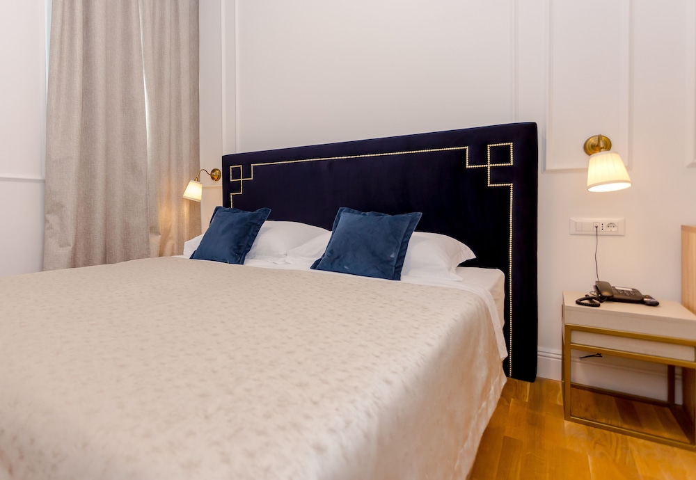 Art Hotel 33/80