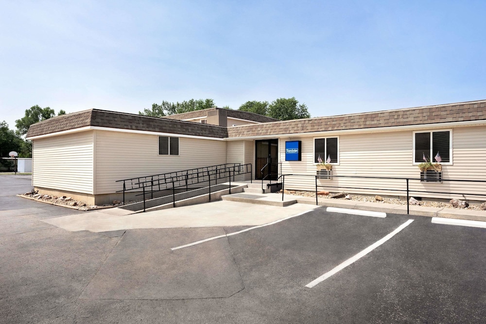 Travelodge By Wyndham Edgemont SD 3/16