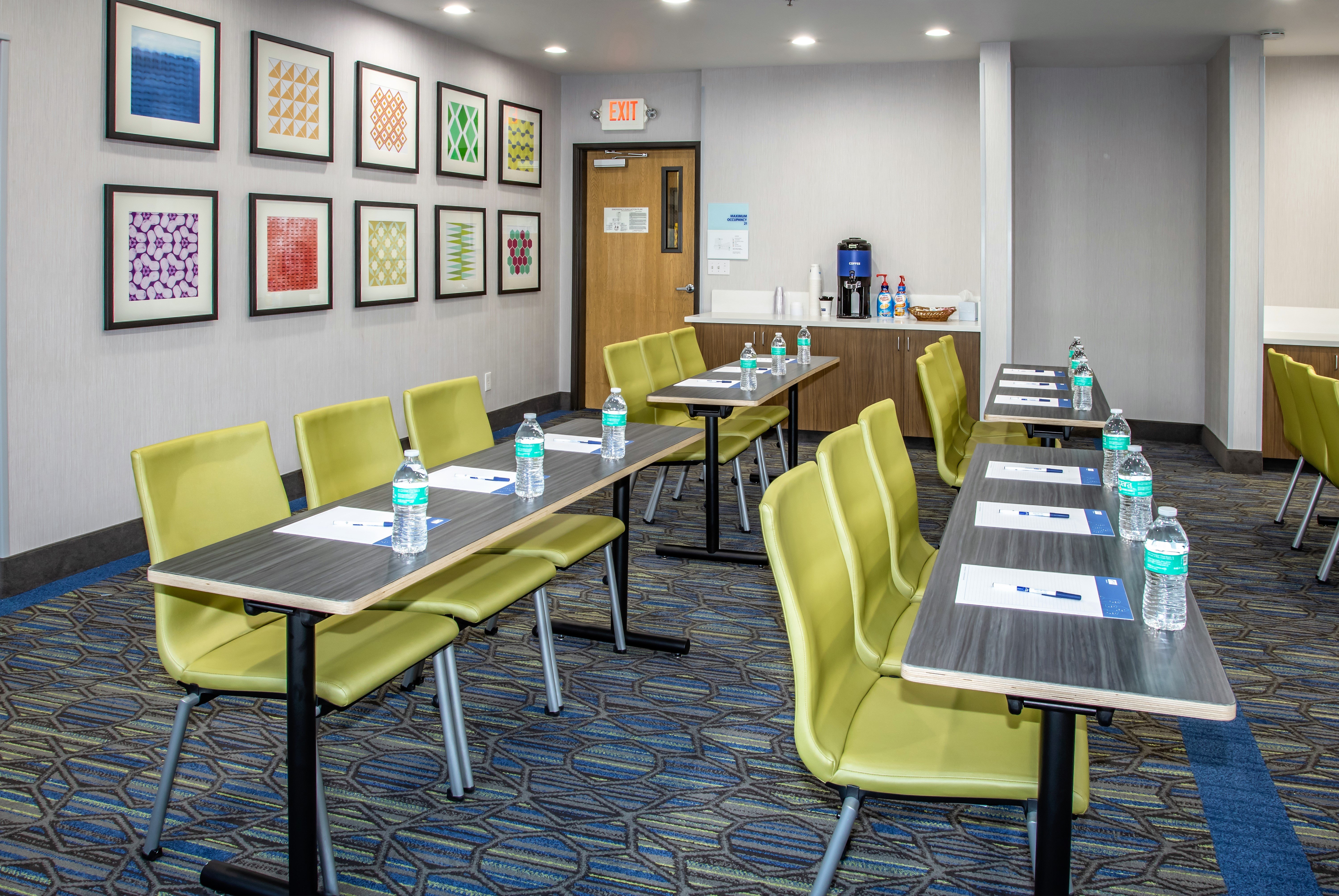 Holiday Inn Express Hotel Suites Roseville Galleria Area 33/49