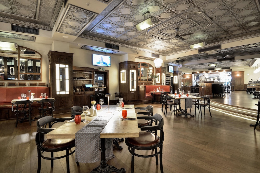 Davinci Hotel And Suites On Nelson Mandela Square 53/67