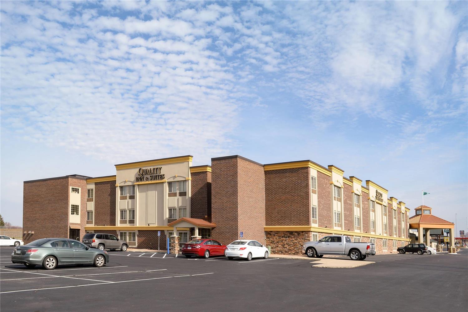 Quality Inn and Suites Ames Conference Center Near ISU Campus 43/48