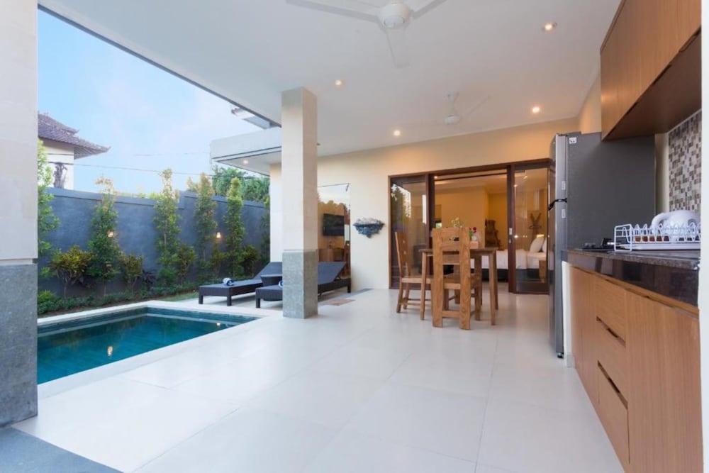 Kubu Petitenget Suite Seminyak 6/63