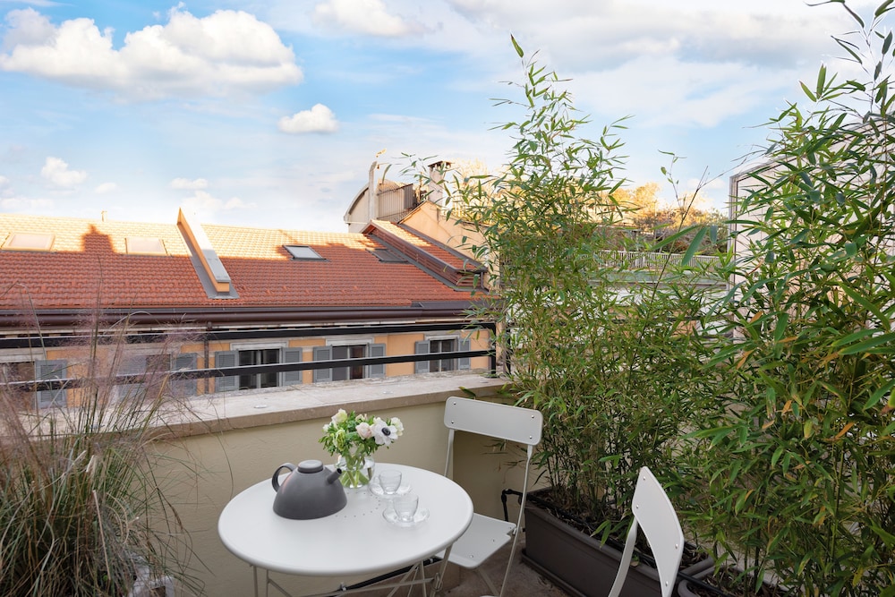 Velvet Grey Boutique Hotel 25/29
