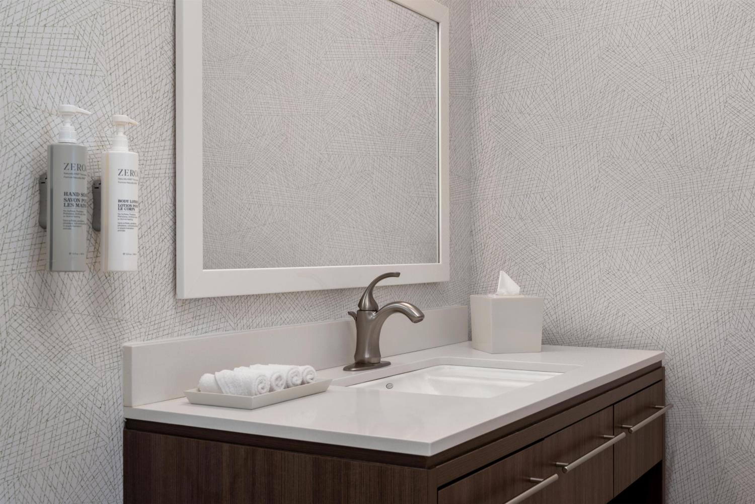جناح بسرير كينج بغرفة نوم واحدة مع أريكة، Home2 Suites By Hilton Florence Cincinnati Airport South 7/7