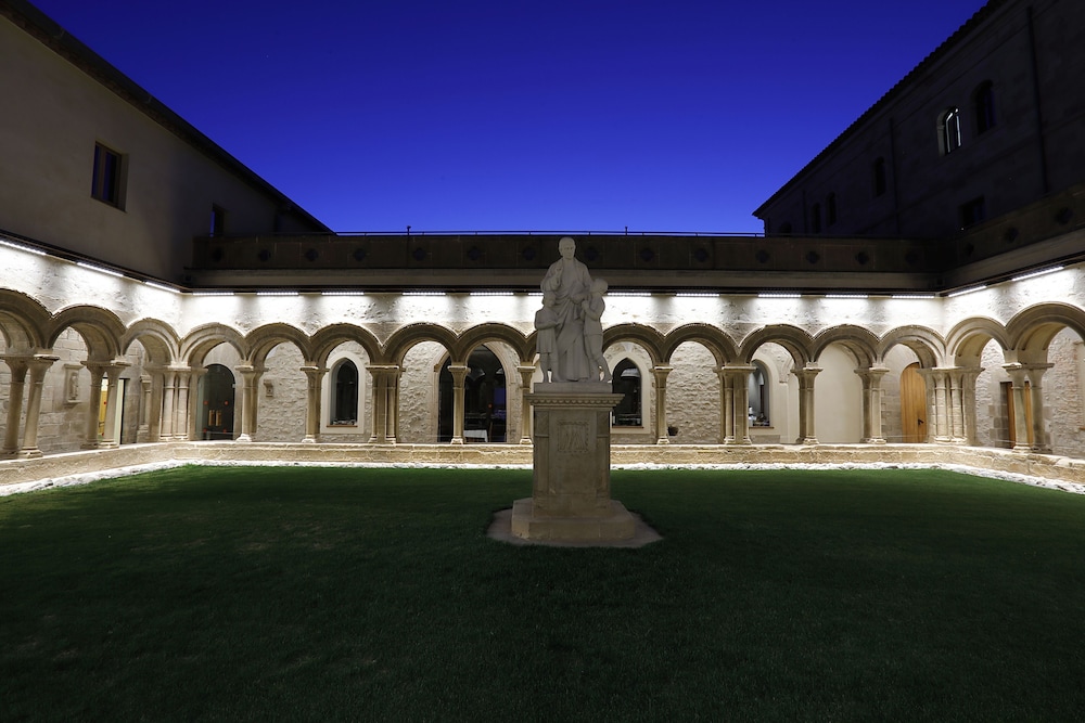 Monestir de les Avellanes 1/68