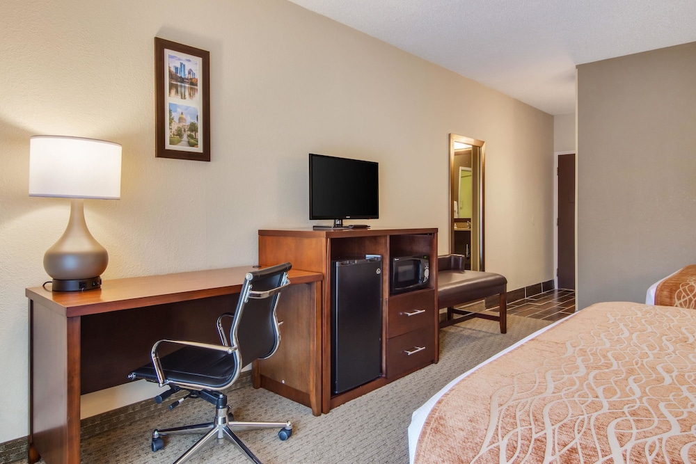Comfort Inn Roswell-Dunwoody 40/44