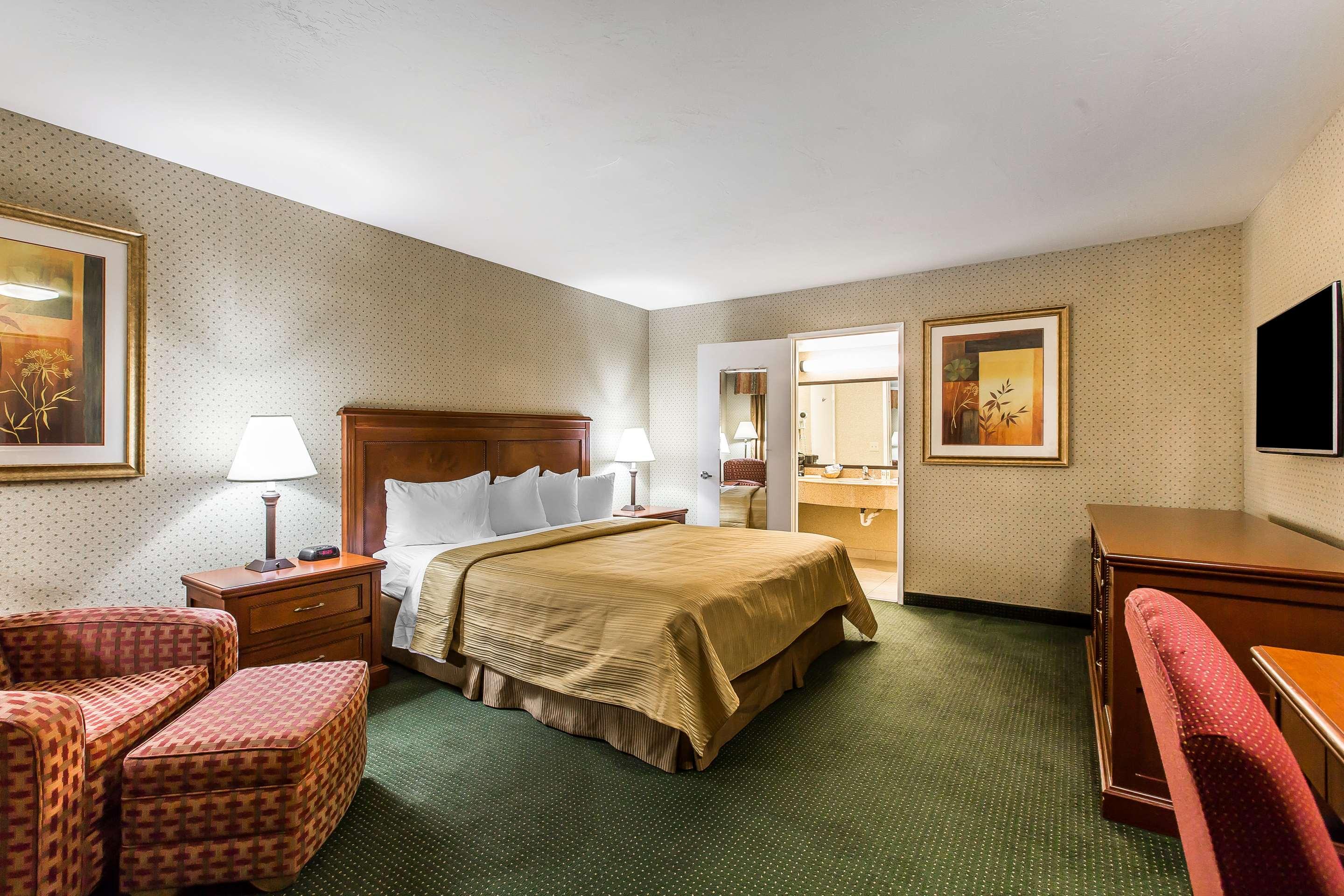 Room, Queen Bed