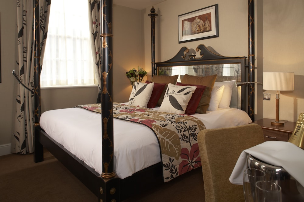 The Bull Hotel, Sure Hotel Collection by Best Western 24/49
