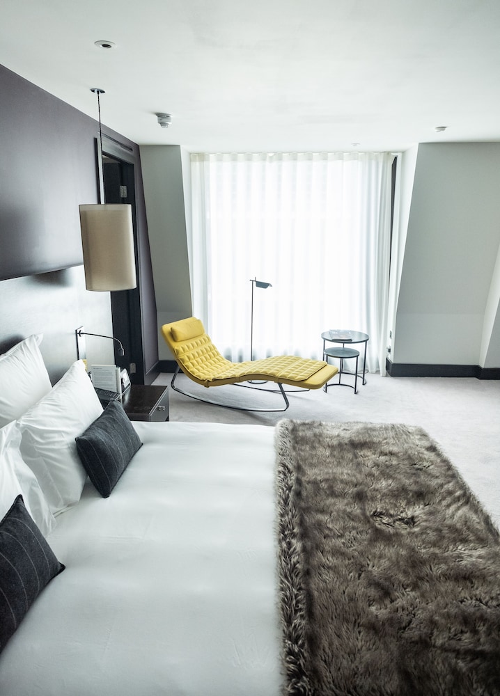South Place Hotel 22/70