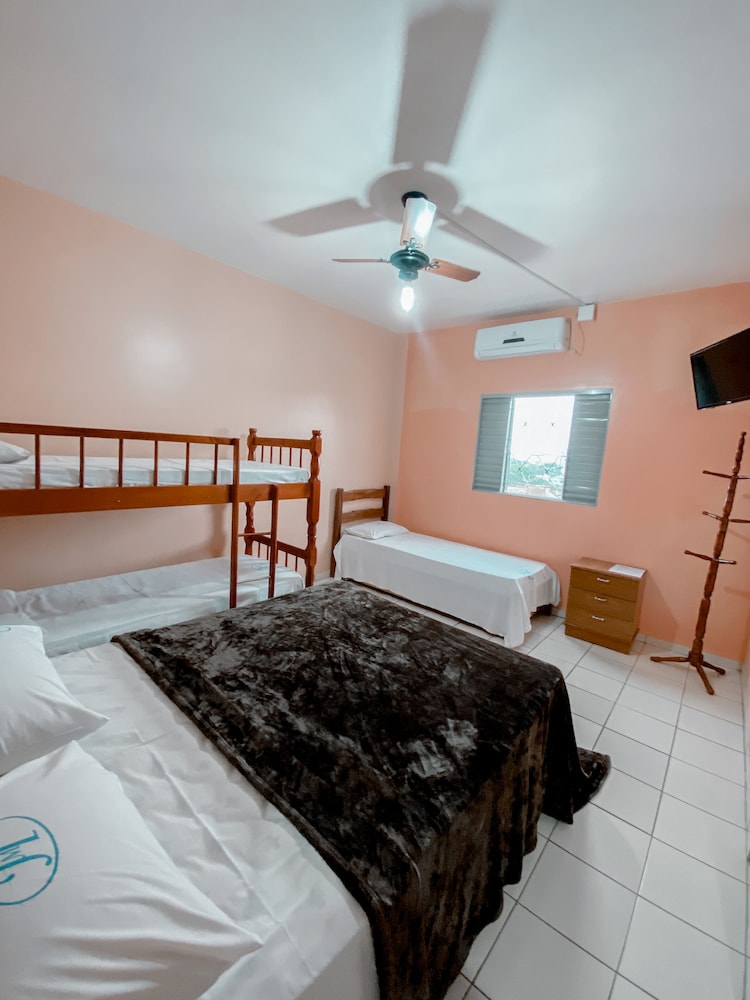 ROOM, QUADRUPLE