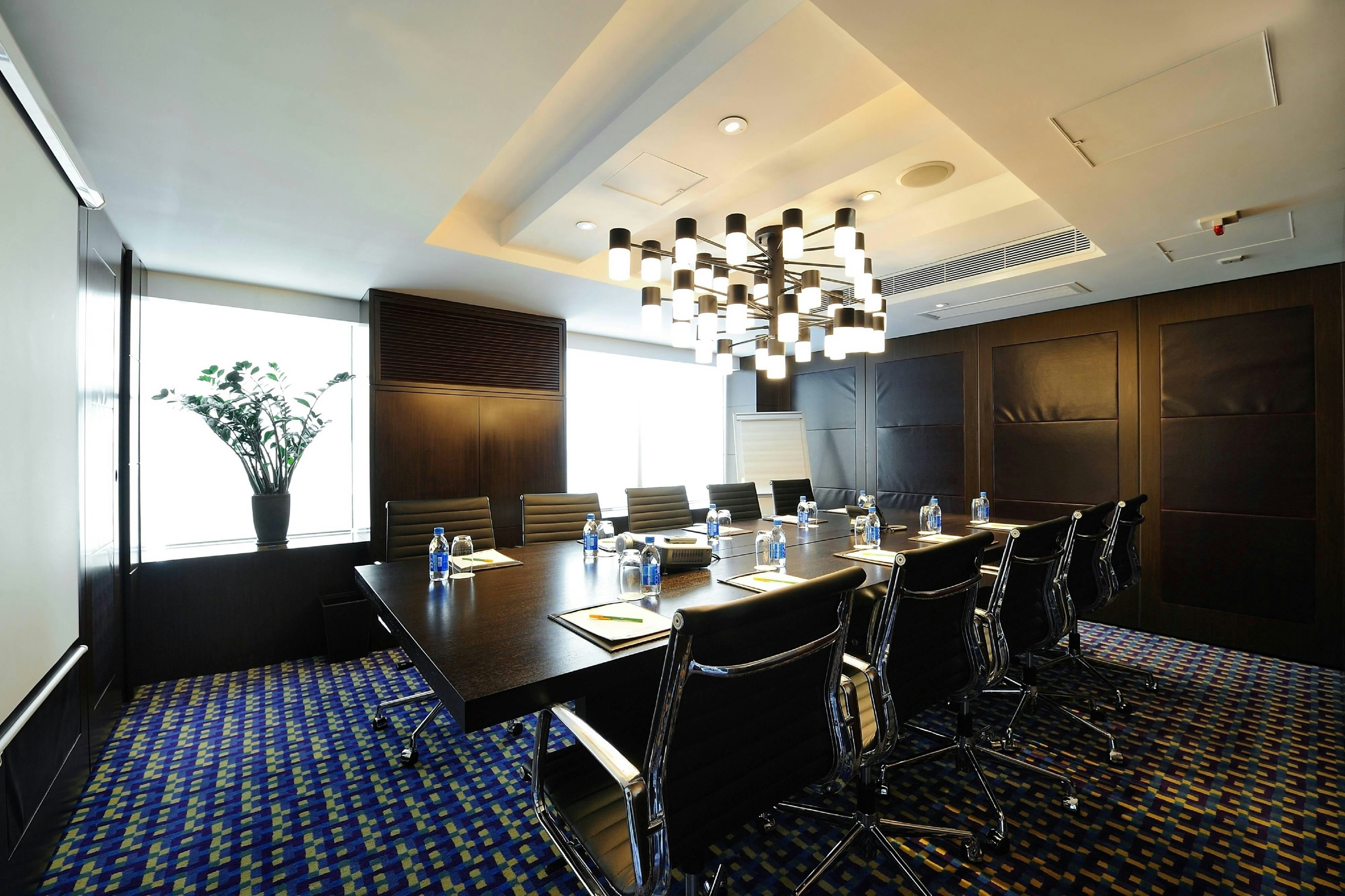 COURTYARD BY MARRIOTT HONG KONG 32/34