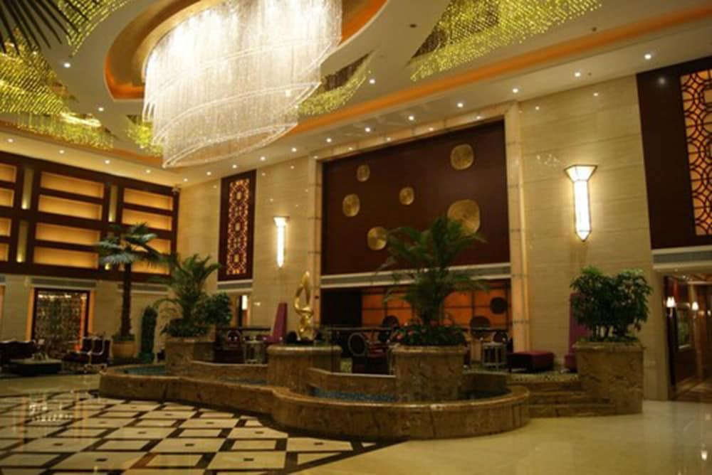 Royal Prince Hotel 7/35