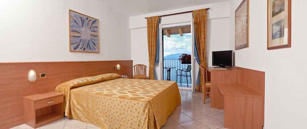 Hotel Regina 30/85