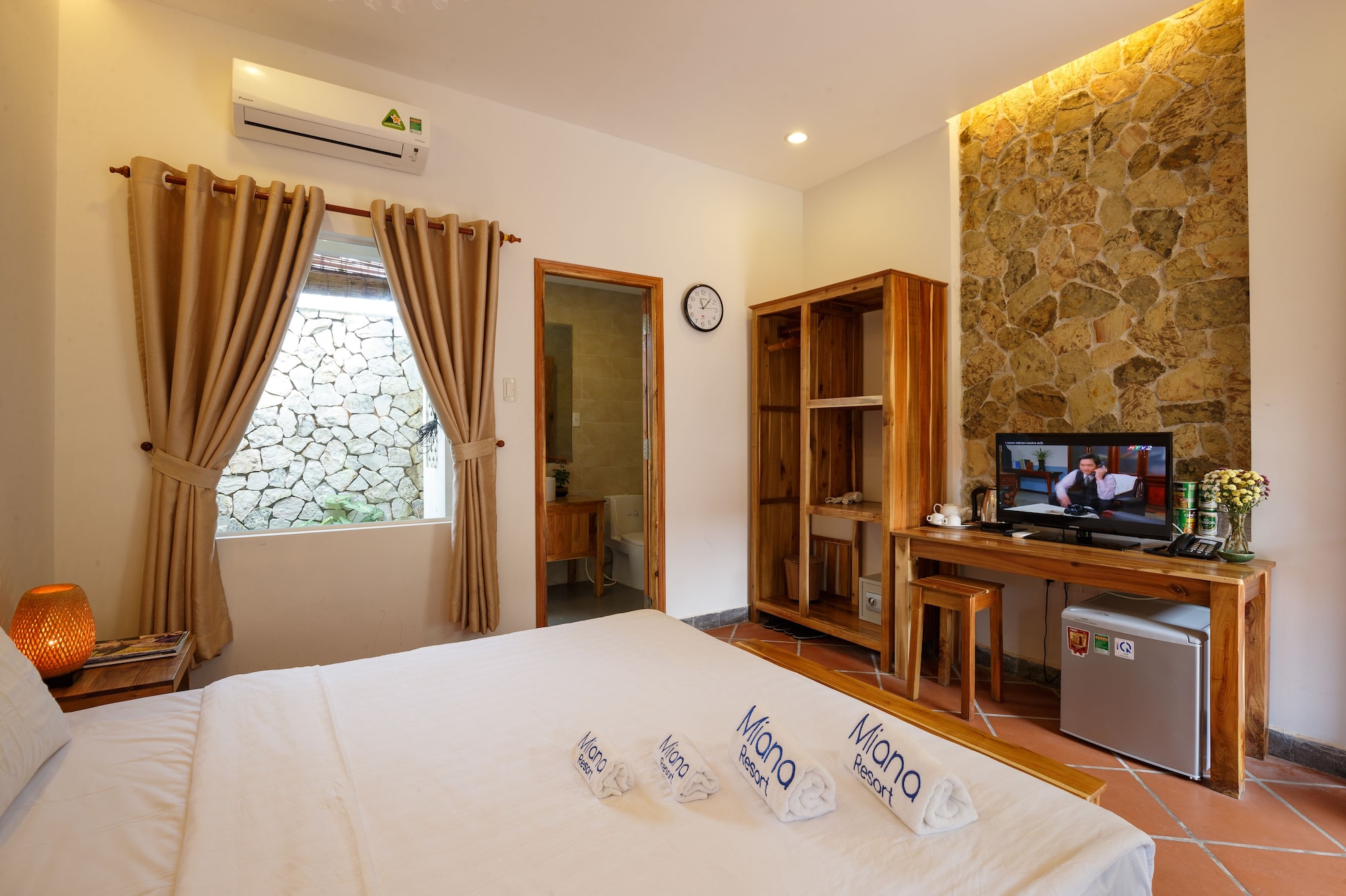 BUNGALOW, DOUBLE BED, GARDEN VIEW