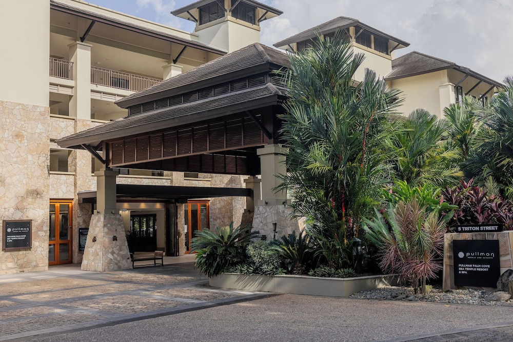 Pullman Palm Cove Sea Temple Resort and Spa 6/77