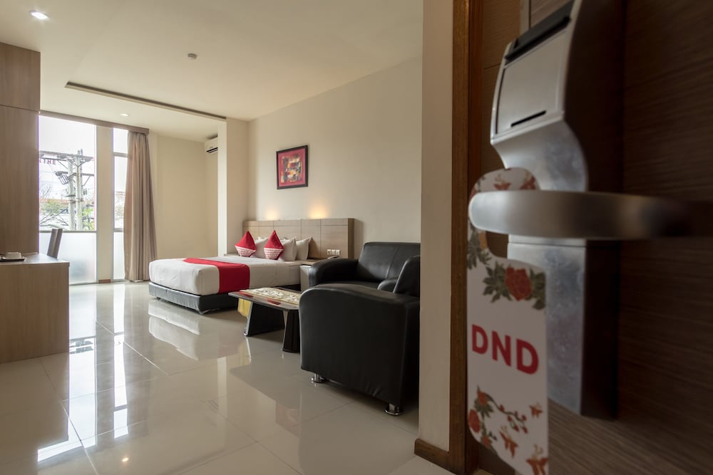 Oyo 319 Putra Mulia Hotel 24/32