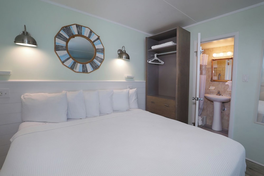 Paradise Ocean Front Resort 15/45