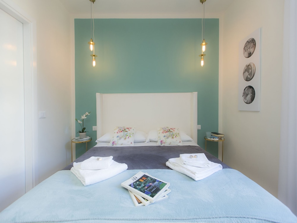 Al 7 Small Luxury Rooms 11/31