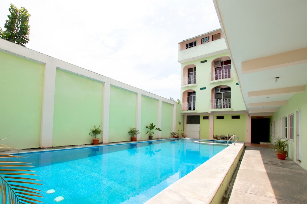 OYO Hotel Estacion 39/42