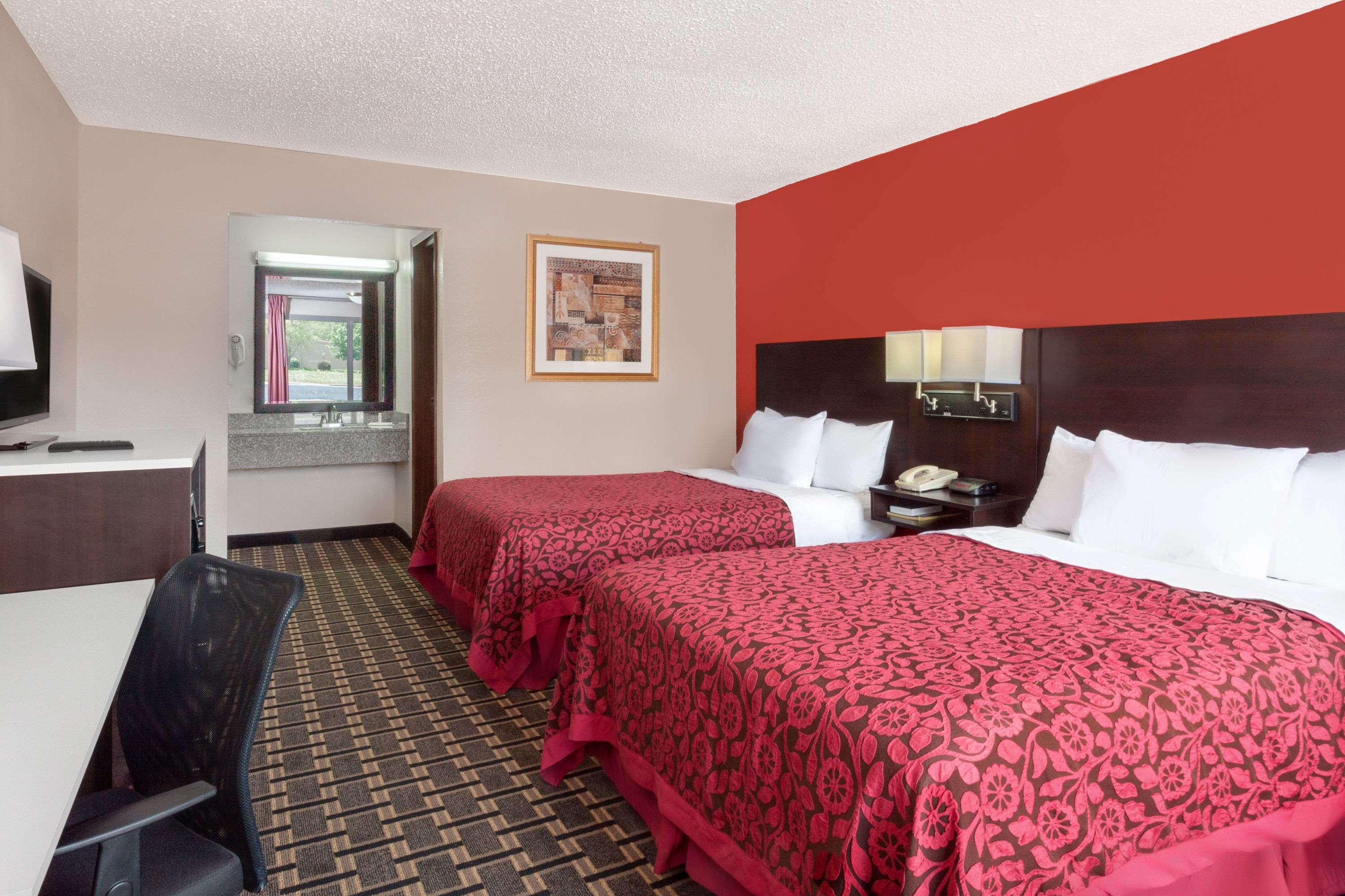 Days Inn By Wyndham Cullman 9/26