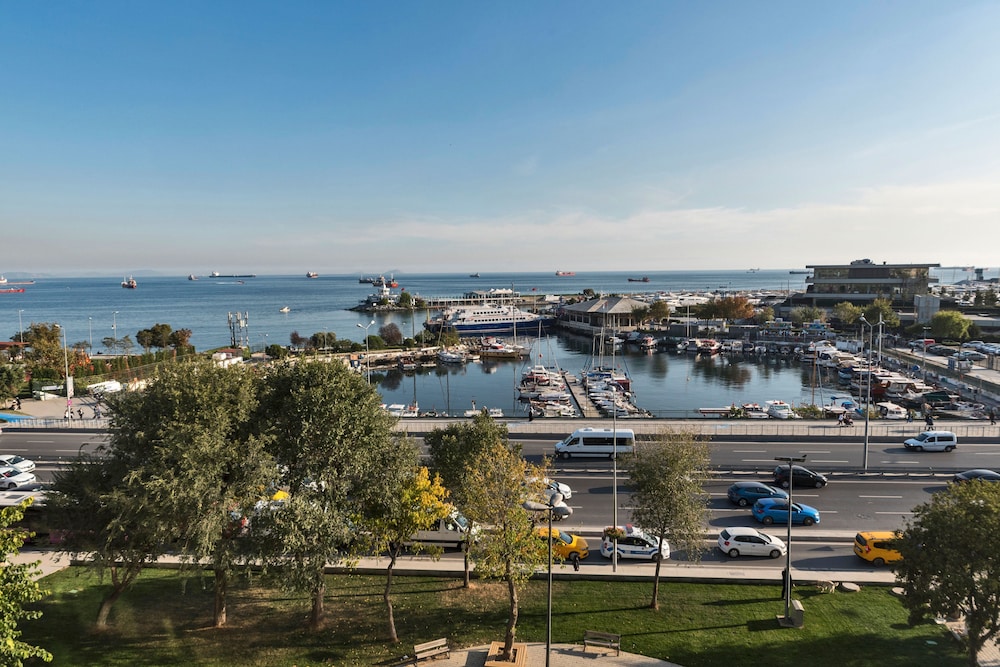Cevheri S Hotel 47/53