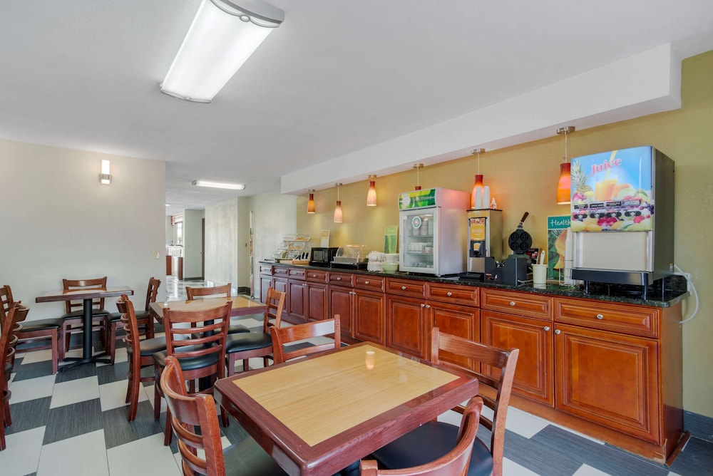 Quality Inn Acworth 37/44