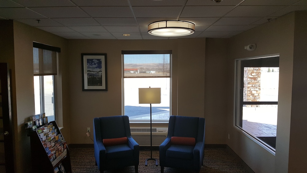 Comfort Inn & Suites Near University Of Wyoming 33/40