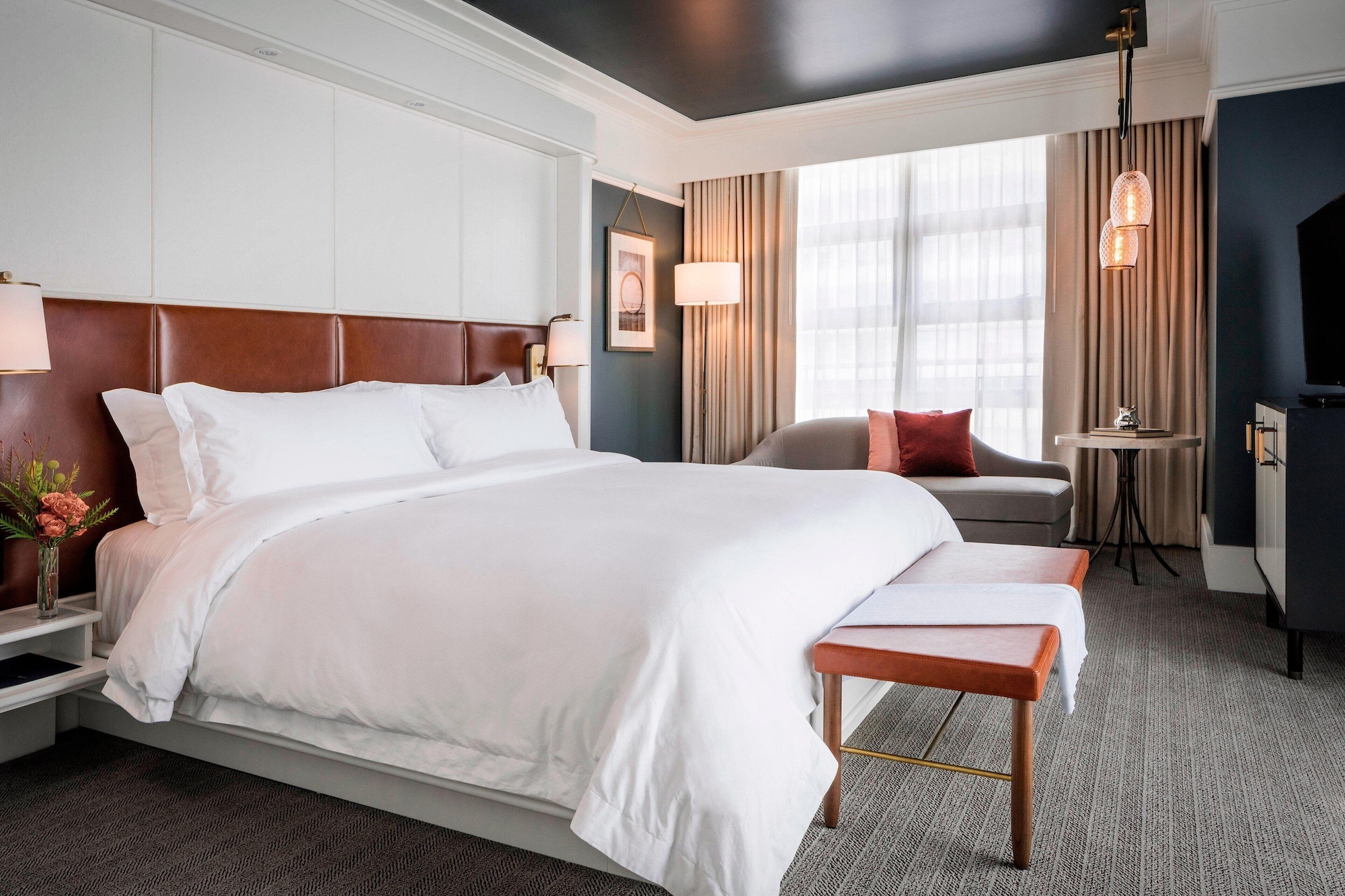 DELUXE, KING BED, WITH VIEW