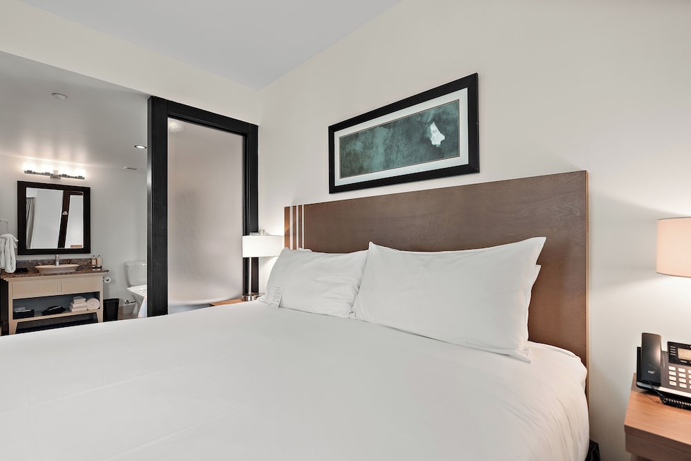 2 BEDROOMS, DELUXE, SUITE