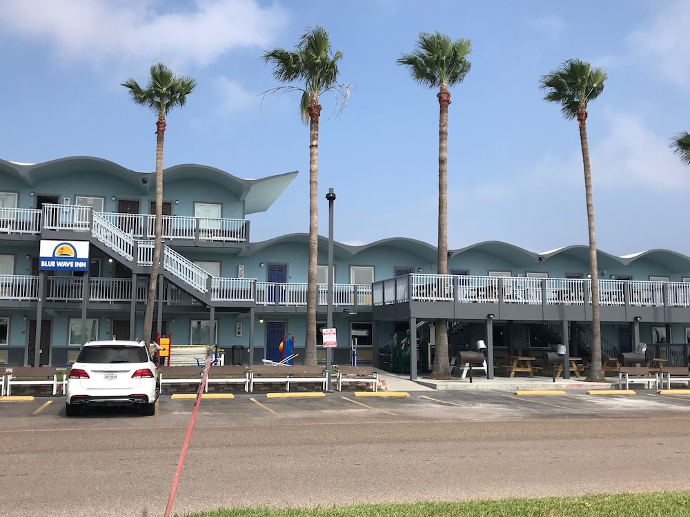 Blue Wave Inn 39/50