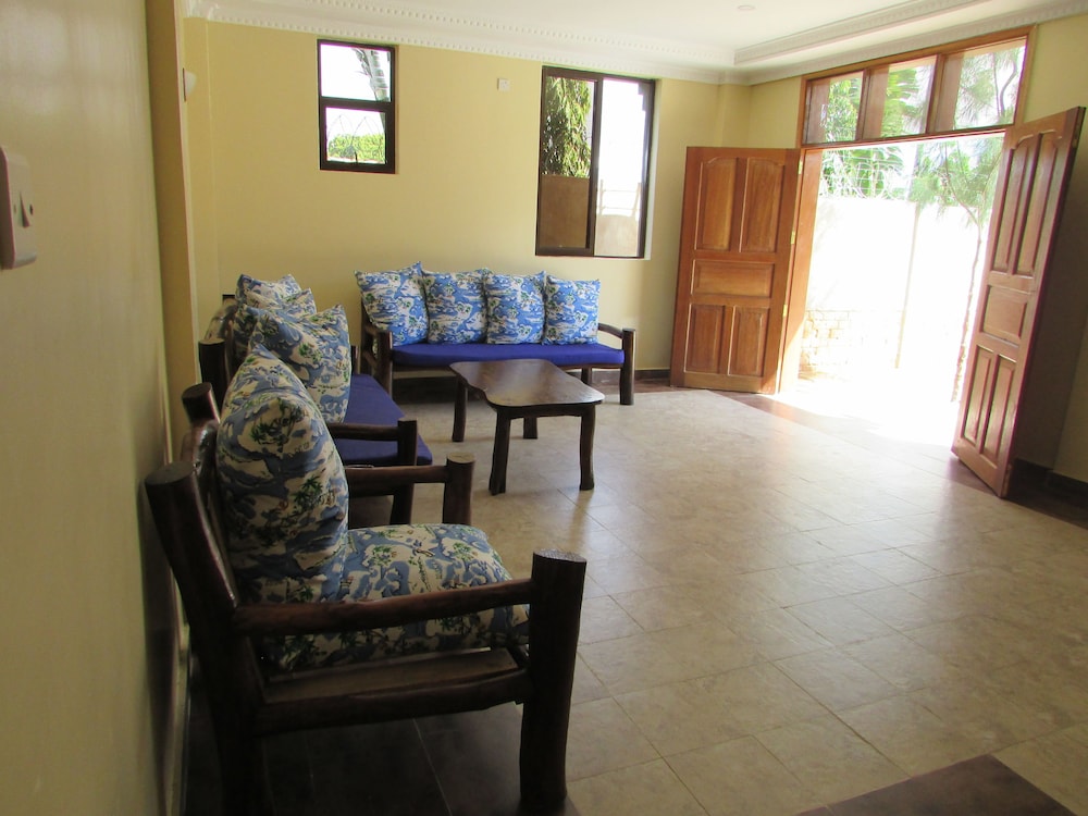 Retro Boutique Hotel Limited 23/42