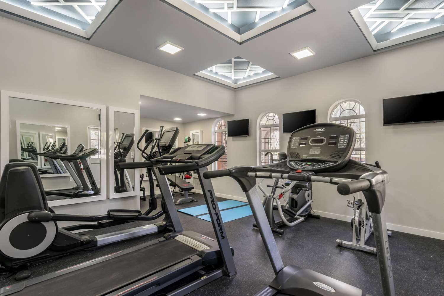 Clarion Pointe Tampa-Brandon Near Fairgrounds and Casino 7/15