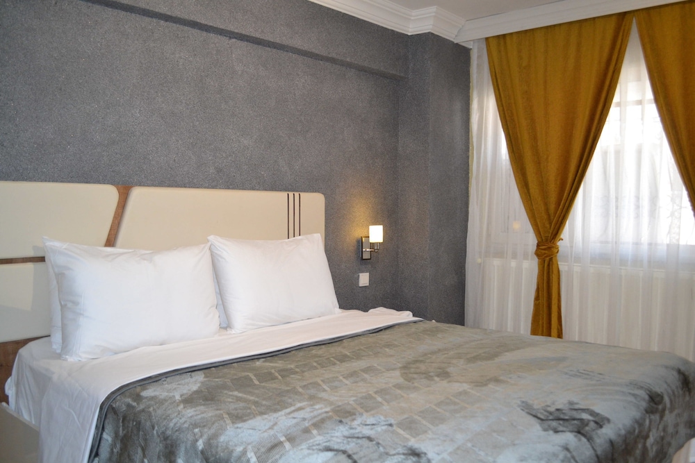 1 BEDROOM, DELUXE, STUDIO, SUITE, JETTED TUB
