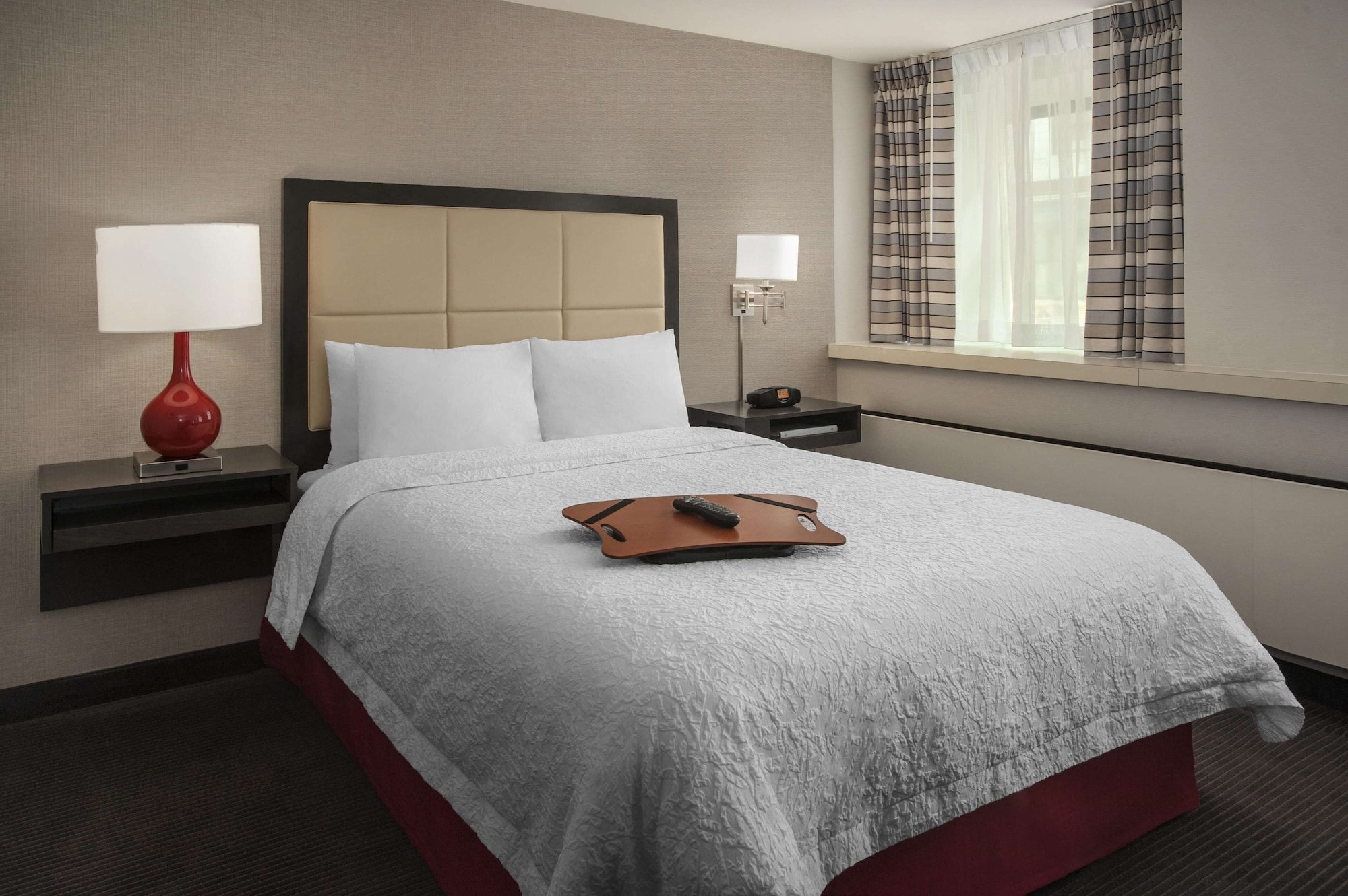 ROOM, DOUBLE BED