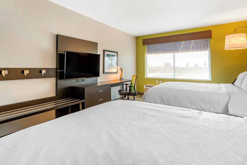 غرفة قياسية بسريرين كوين لذوي الإعاقة، Holiday Inn Express Suites Phoenix Dwtn State Capitol 2/10