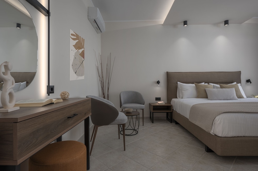 Alia Palace - Adults Only 15/50