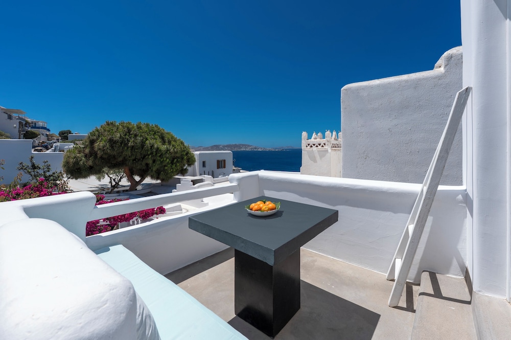 Flaskos Suites 4/50