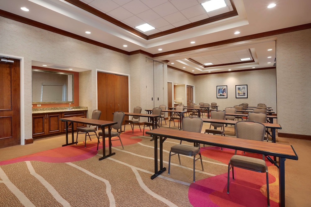 Hilton Garden Inn Chicago/Midway Airport 32/41