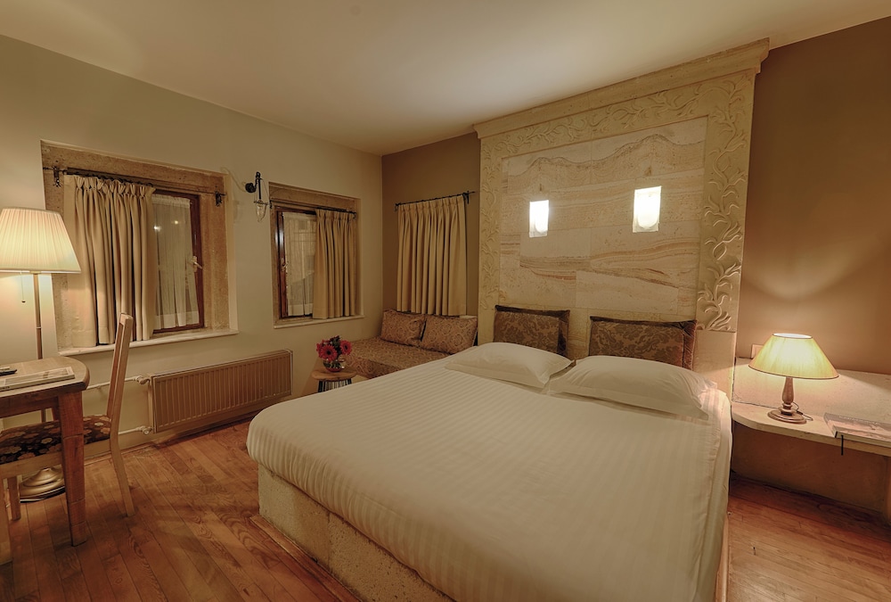 Heybe Hotel 10/50