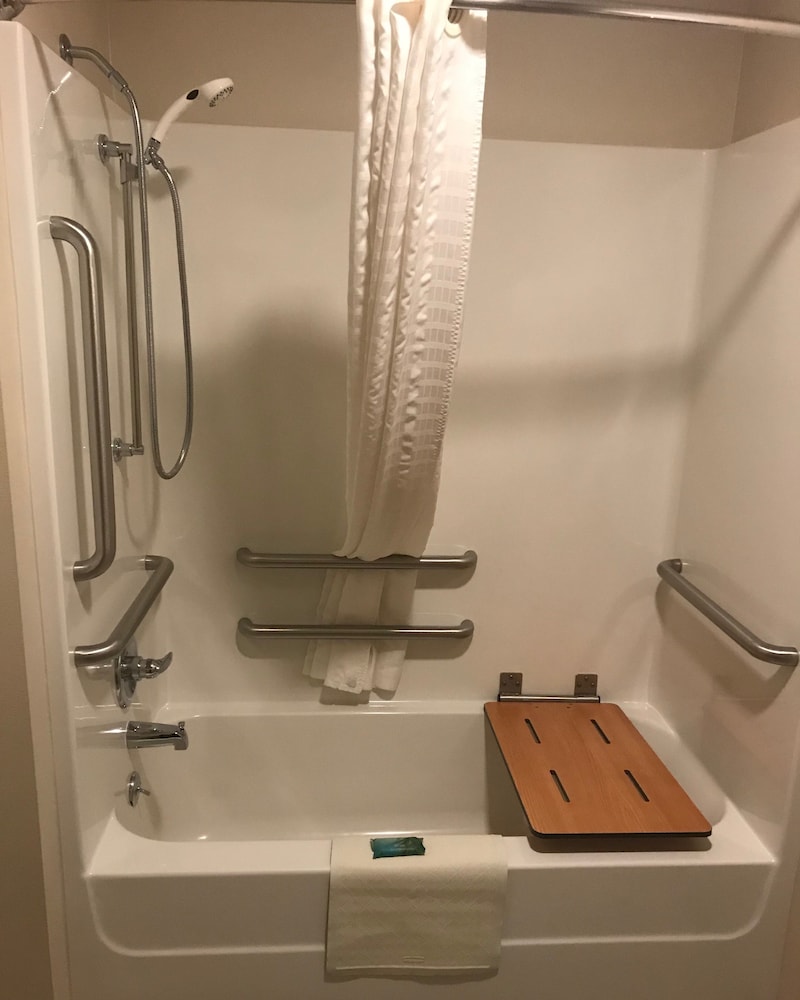 Cobblestone Inn & Suites - Fort Madison 25/54